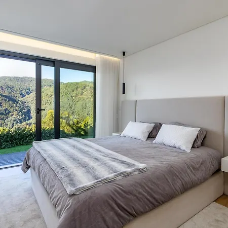 Paradise בית הארחה 3*