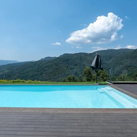 Paradise 4*