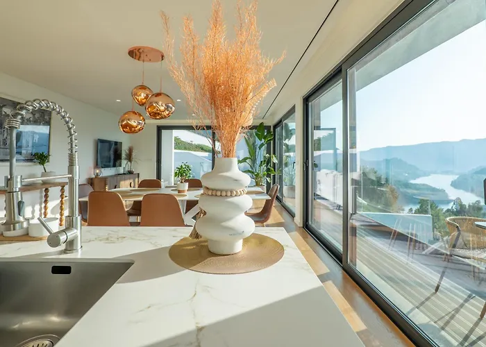 Paradise בית הארחה 3*